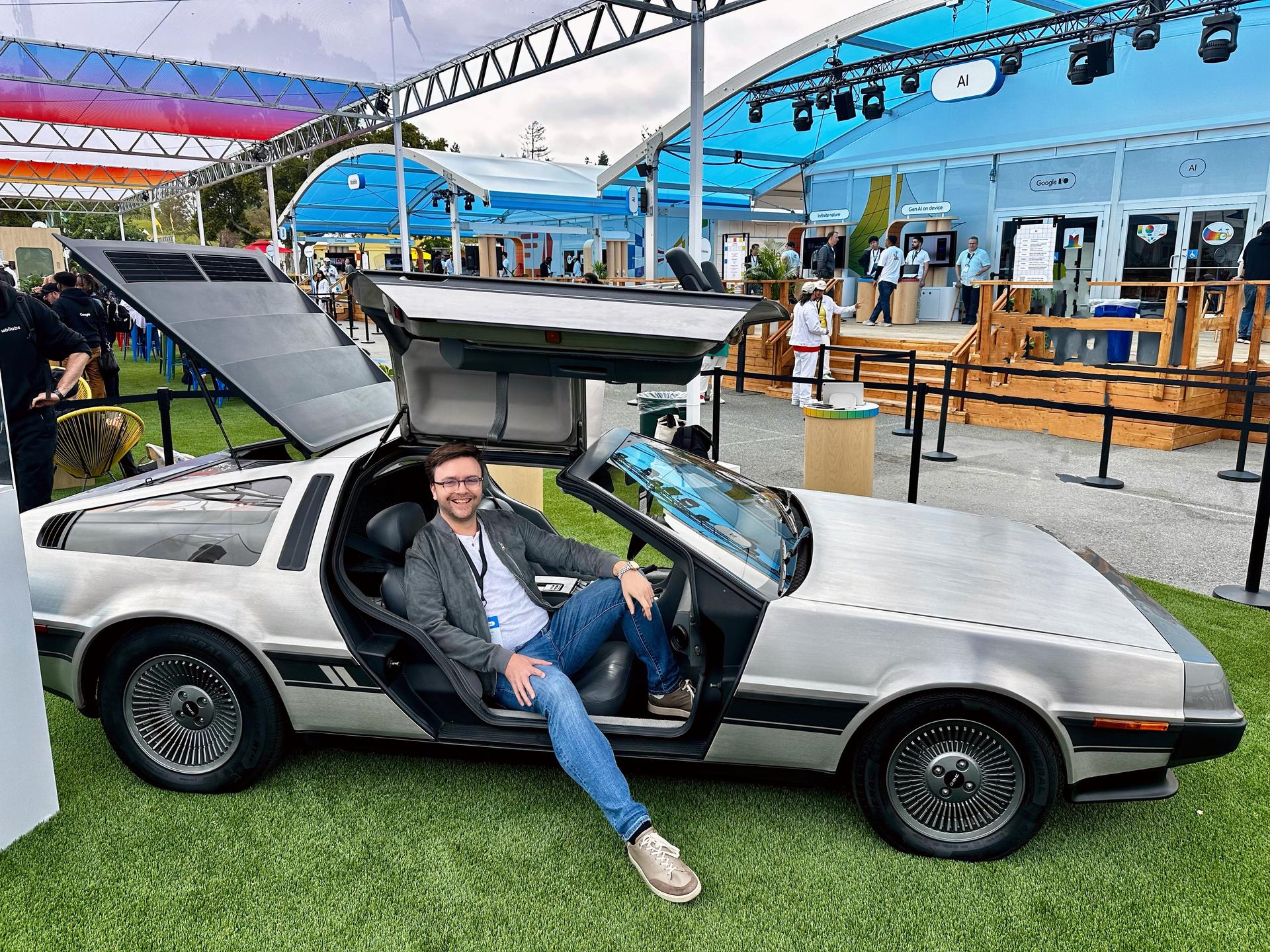 Alexandre Spehler in a delorean